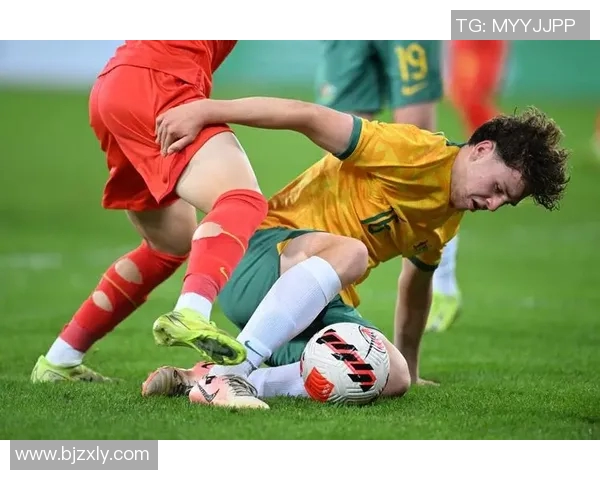 足球明星逃离赛场瞬间的精彩瞬间与独特姿势解析